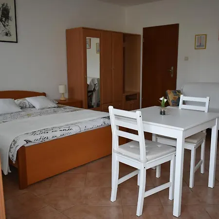 Max With Parking * Rovinj